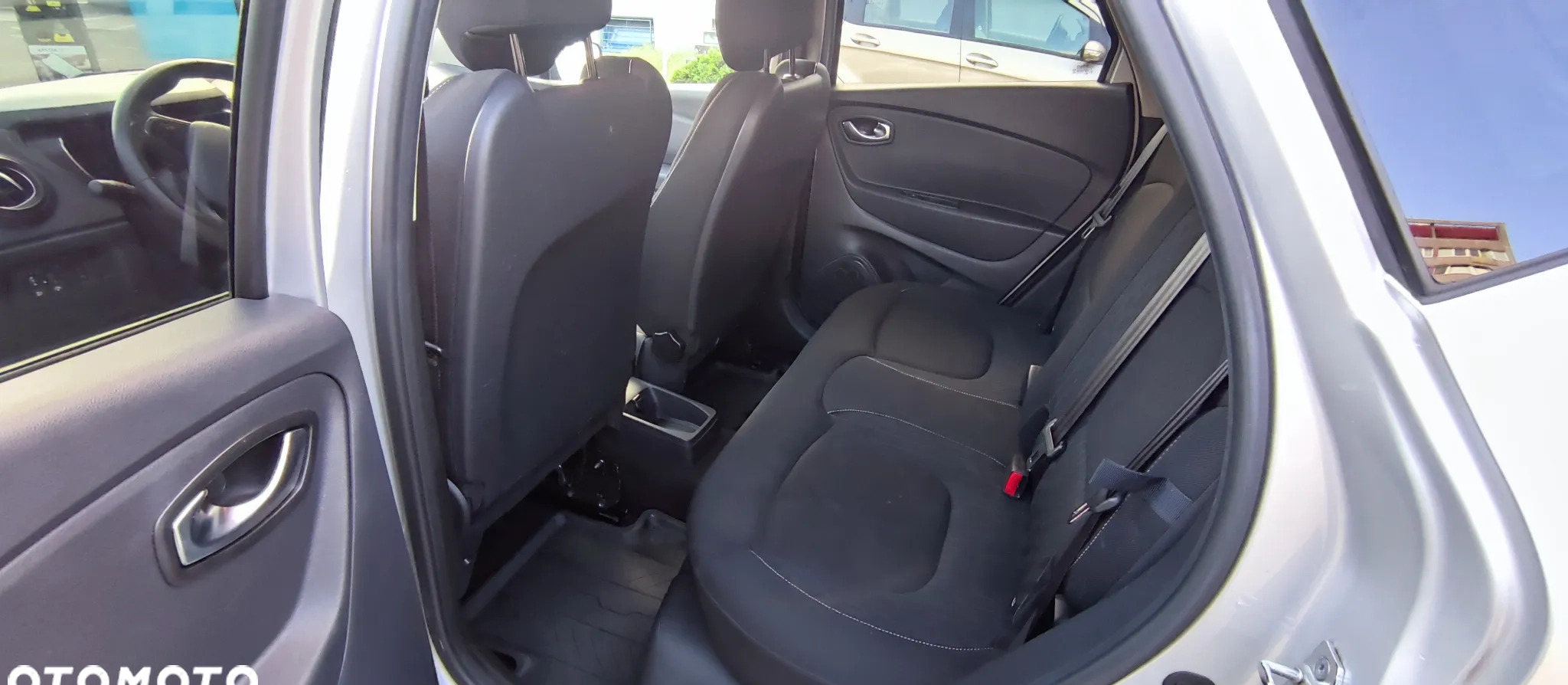 Renault Captur cena 54000 przebieg: 127000, rok produkcji 2018 z Szczecin małe 67